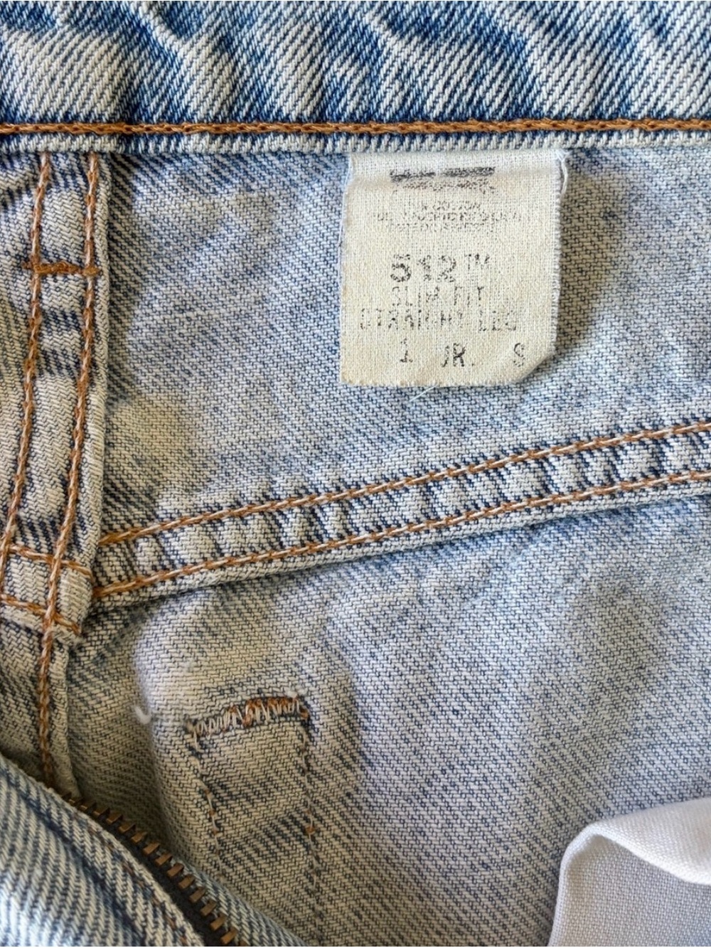 1990’s 512 Levi's Red Tab Light Blue Straight Leg High-Rise Jeans - zip fly - Picture 4 of 4